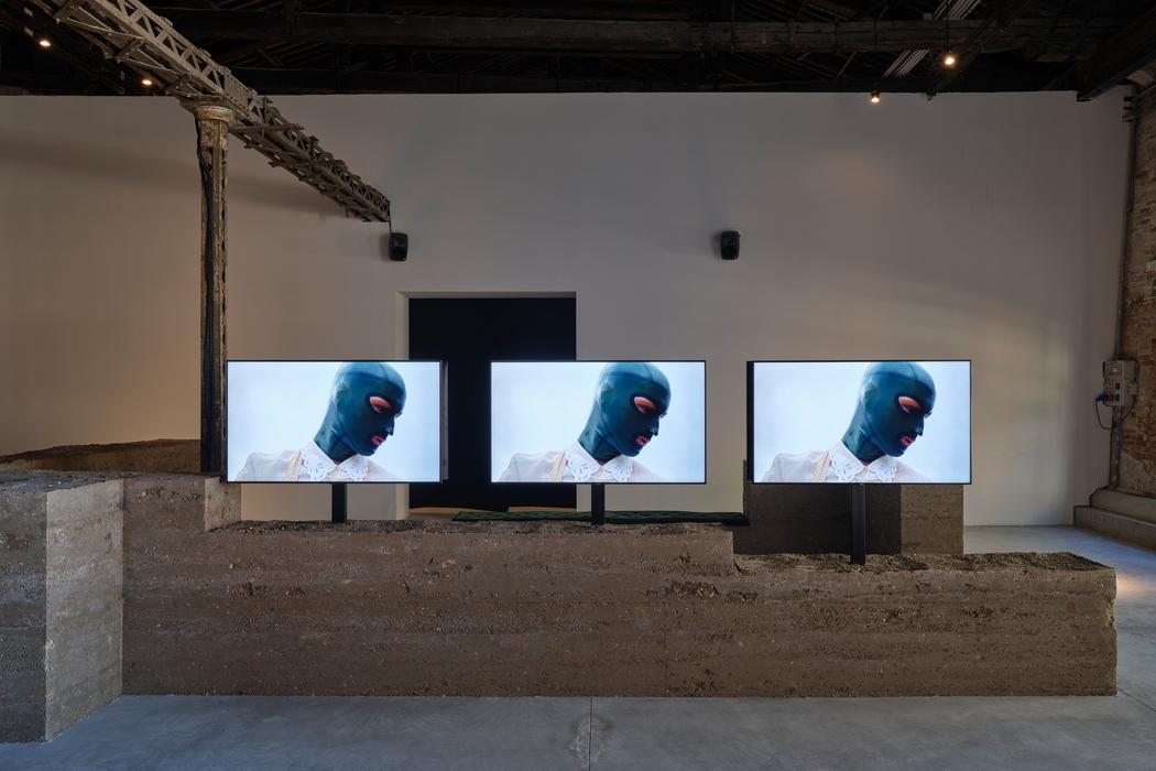 Eimear-Walshe_ROMANTIC-IRELAND_-installation-view_Irish-Pavilion_Venice-Biennale-2024.-Photo–Simon-Mills_1_WEB